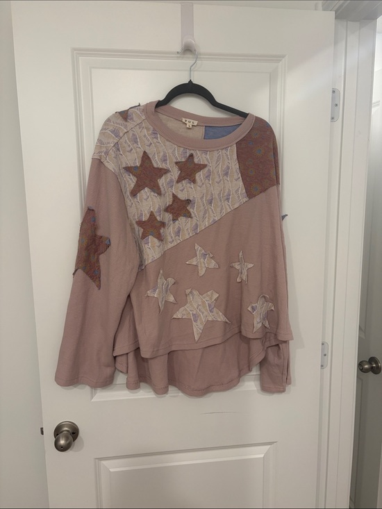 POL Tops - NWOT POL Patchwork Star Appliqué Washed Rose top